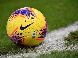 La Federación de Fútbol Italiana señaló que su prioridad es reanudar y completar la temporada organizando las doce jornadas que quedan. AFP