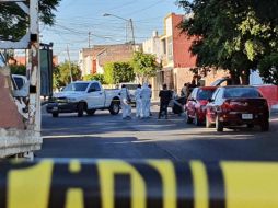 Oficiales patrullaban en las cercanías del mercado Francisco Silva, cuando vecinos los alertaron sobre el cuerpo. EL INFORMADOR /