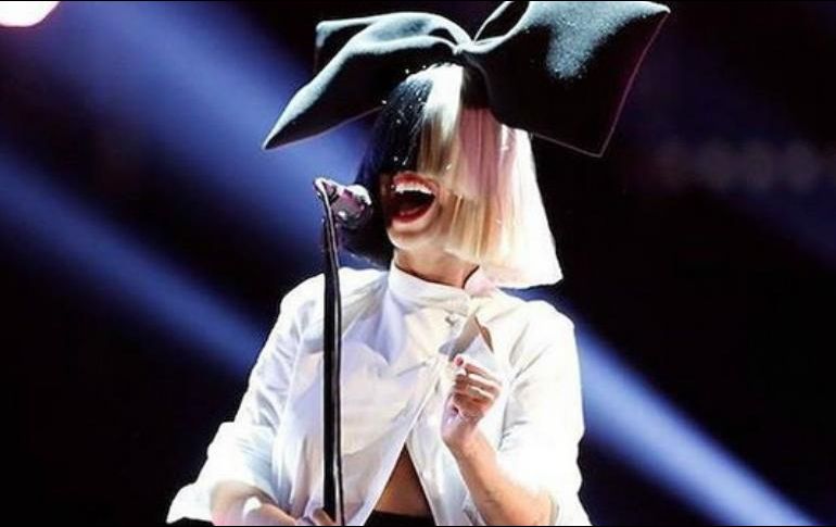 Sia confesó que los jóvenes estaban llegando a una edad en la que el sistema de protección ya no podía hacerse cargo de ellos. INSTAGRAM / siamusic