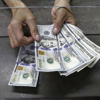 Dólar cierra en 22.86 pesos, cerca de niveles previos a la pandemia