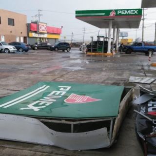 Tormenta con granizo deja desgajamientos y vehículos dañados en Nuevo Laredo