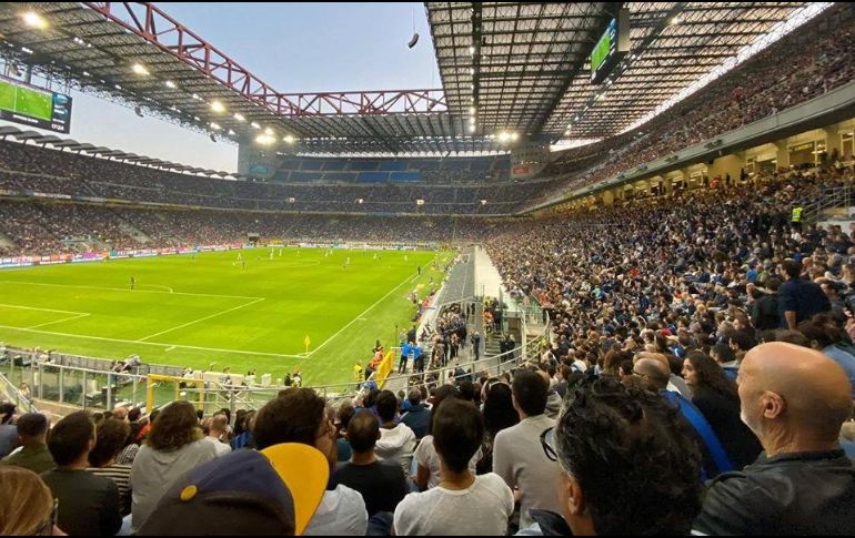 El gobierno italiano, el Milan y el Inter trabajan juntos en proyectos para edificar un nuevo estadio, más moderno, en la misma zona en la que surge el coliseo actual. CORTESÍA/@Inter