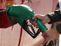 La recuperación de los precios internacionales del petróleo mexicano ha traído como consecuencia un incremento quincenal de 4.5% en el precio de la gasolina de bajo octanaje. NTX / ARCHIVO