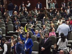 Mientras diputados exigen transparencia en el dinero de los fideicomisos que será devuelto a la Federación, Morena suspendió la desaparición de otros 44 organismos. NOTIMEX