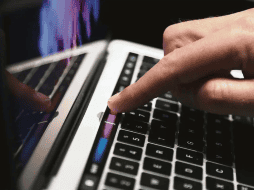 Uno de los consejos principales es evitar descargar e instalar programas sospechosos y tener un software antivirus instalado. AP / ARCHIVO