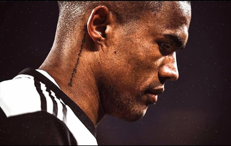 El brasileño ve el futbol como su más grande pasión y aunque las lesiones lo han llevado a valorar el retiro, solo piensa en ponerse en forma para volver. FACEBOOK/@Douglascosta20