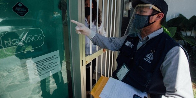 Primeros negocios cumplen con plan para reabrir