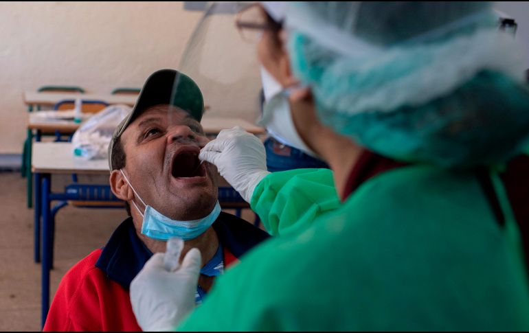 EU y Brasil se sitúan como los países más afectados del mundo en número de contagios, seguidos de Rusia, Reino Unido y España. EFE / J. Morchidi