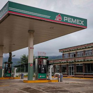Caen ingresos de Pemex en abril por coronavirus y precios del petróleo
