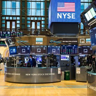 La Bolsa de Nueva York reabre sus puertas con una parte de corredores