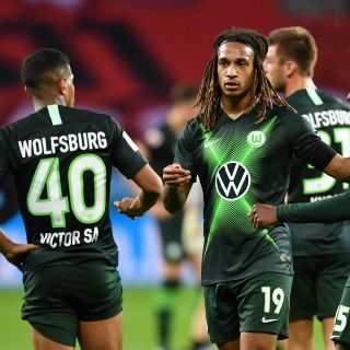 Wolfsburgo sorprende y golea a Bayer Leverkusen en casa