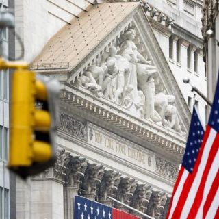 Wall Street sube por esperanzas de recuperación económica