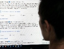 ''Los republicanos sienten que las plataformas de redes sociales silencian completamente las voces conservadoras. Vamos a regularlas fuertemente o las vamos a cerrar'', tuiteó el presidente. AFP