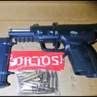 Amenazan a un hombre con una pistola por presunta deuda