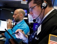 Este miércoles, el Dow Jones repuntó 553.16 puntos, situándose en 25 mil 548.27 enteros. EFE/J. Lane