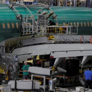 Boeing reanuda la producción de su modelo 737 MAX