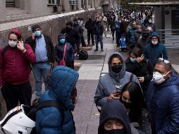 Chile se mantiene en el tercer lugar de la región latinoamericana como el país que más casos tiene de COVID-19. EFE / ARCHIVO