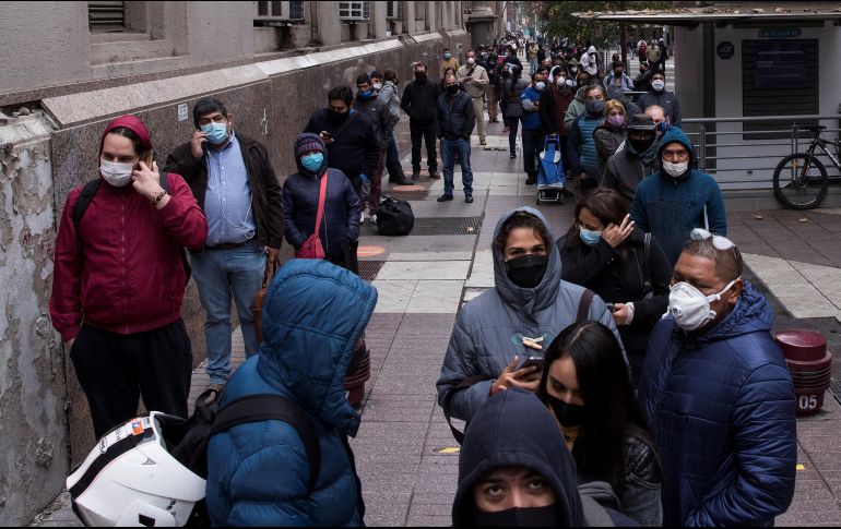 Chile se mantiene en el tercer lugar de la región latinoamericana como el país que más casos tiene de COVID-19. EFE / ARCHIVO
