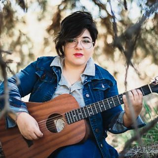 Adriana Santiago gana el concurso "Hoy el mundo necesita tú canción"