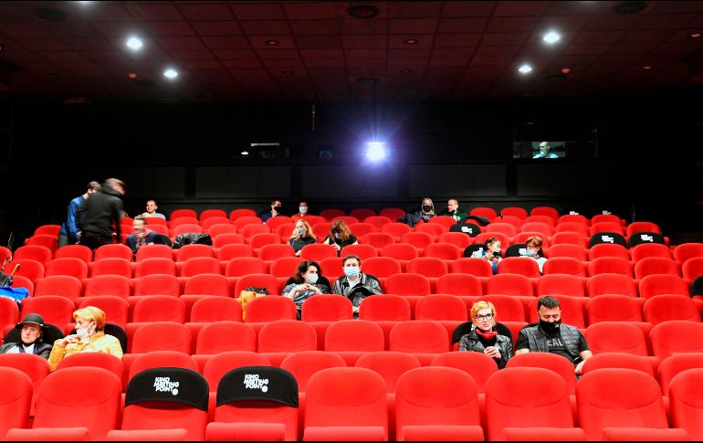 Se estima que los cines perderán 4 mil 500 MDP por el cierre de abril a junio, en tanto que los casinos 33 mil 175 MDP por cerrar salas y la cancelación de torneos deportivos. AFP/E. Barukcic