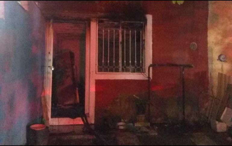 El siniestro fue reportado a las 04:57 horas en una casa ubicada en la calle Villas de San Javier y Villa de San Pedro. ESPECIAL