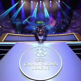La UEFA considera ''todas las opciones'' para terminar la Champions