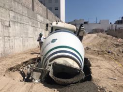 La constructora deberá pagar a una empresa para que proceda a la extracción del camión. ESPECIAL