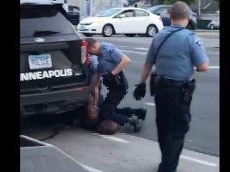 La brutalidad policiaca mostrada en la grabación generó reacciones de molestia en varias partes de Estados Unidos. AFP/D. Frazier