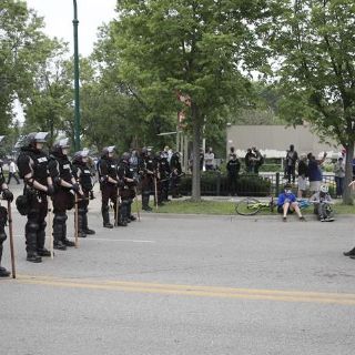 Minneapolis y Saint Paul declaran toque de queda tras disturbios