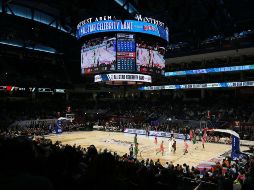 En busca de fijar una fecha de regreso, el comisionado de la NBA, Adam Silver, sostuvo una reunión con los propietarios de los 30 equipos de la Liga, y ya hay día tentativo para reactivar la temporada 2019-2020. AFP / ARCHIVO