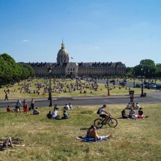París recupera sus parques por primera vez tras el confinamiento