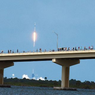 La carrera espacial privada despega con misión a la EEI