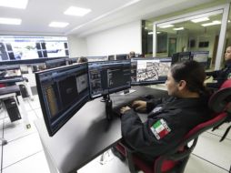 El CECOE cuenta con monitoristas que vigilan las cámaras en conjunto con el Centro de Coordinación, Comando, Control, Comunicaciones y Cómputo del Estado. ESPECIAL /