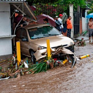 Tormenta tropical "Amanda" deja nueve muertos en El Salvador