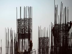 El sector de la construcción laborará de lunes a jueves en un horario de 10:00 am a 7:00 pm, por tres días de descanso. AFP/ARCHIVO