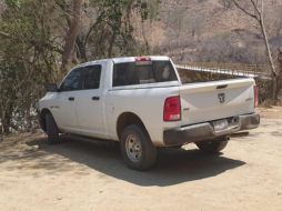 Las camionetas y personas son localizadas en Colima, en sus límites con Jalisco. ESPECIAL