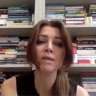 Imagina el mundo | Entrevista con Elif Shafak: "Demasiado pesimismo después de un tiempo solo puede conducir a dos cosas: ira o apatía"