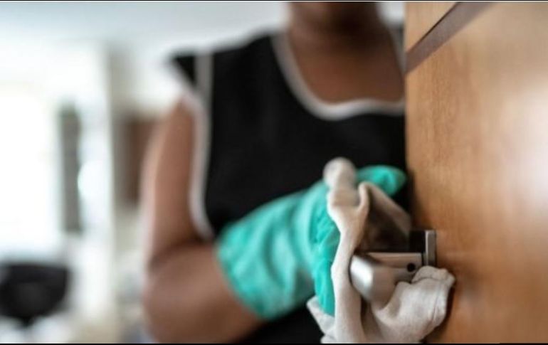 En Colombia, cerca del 90% de las empleadas del hogar que respondieron una encuesta reciente señaló que ha perdido su trabajo debido a la pandemia. GETTY IMAGES