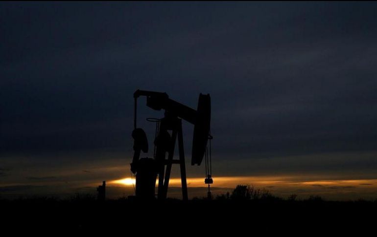 El lunes, el petróleo terminó dispar debido a las tensiones entre EU y China. EFE/L. Smith