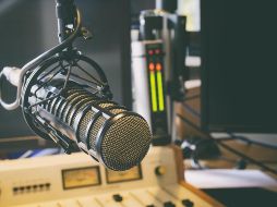 Al recortarse los tiempos fiscales, el INE tuvo que reducir tres menciones diarias en mil 414 estaciones de radio y dos mil diarias en 896 canales de televisión. ESPECIAL