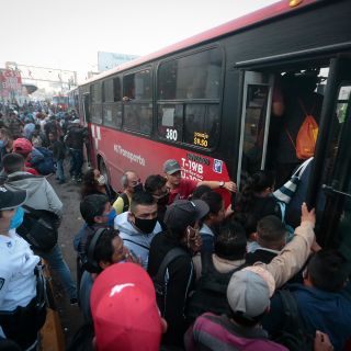 Incumplen plan en transporte público para evitar aglomeraciones en ZMG
