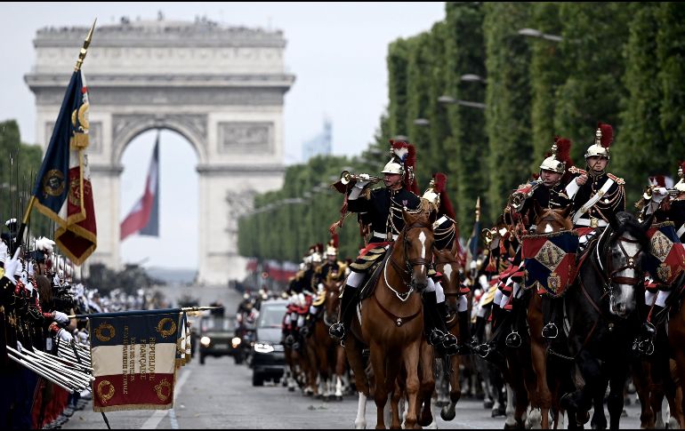 El ejército no desfilará este año por la Avenida de los Campos Elíseos. AFP / ARCHIVO