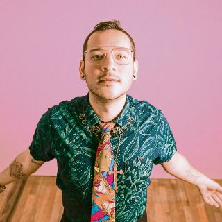 Patiño rinde homenaje a la nostalgia sonora