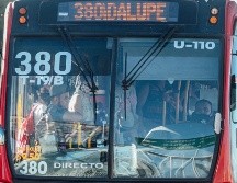 El director de Transporte Público en Jalisco asegura que las medidas tomadas permiten bajar la ocupación y tener un flujo de 70 a 75 pasajeros cuando la capacidad es de 90 pasajeros. EL INFORMADOR/G. Gallo