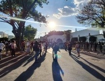 La manifestación inició alrededor de las 18 horas donde poco a poco se fueron congregando los jóvenes. EL INFORMADOR / J. Velazco