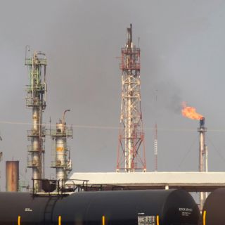 La OPEP acuerda extender límites de producción hasta julio