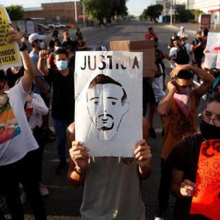 Gobernador pide perdón y retira cargos contra manifestantes detenidos