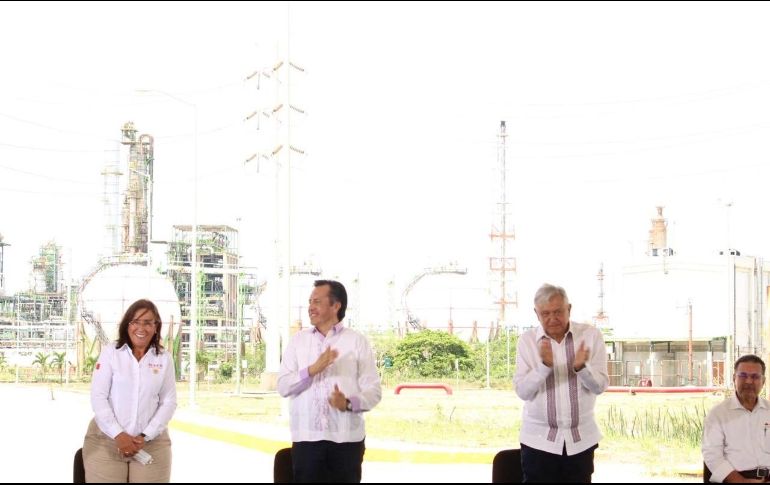 Este sábado, el Presidente visitó la refinería Lázaro Cárdenas para conocer el avance de la modernización del sistema nacional de refinación. TWITTER/@rocionahle