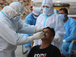 La India ha continuado aumentando rápidamente las cifras de contagios y de decesos. EFE/F. Khan