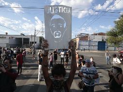 Aspecto de la concentración del pasado viernes cerca de la Fiscalía estatal. EL INFORMADOR/F. Atilano